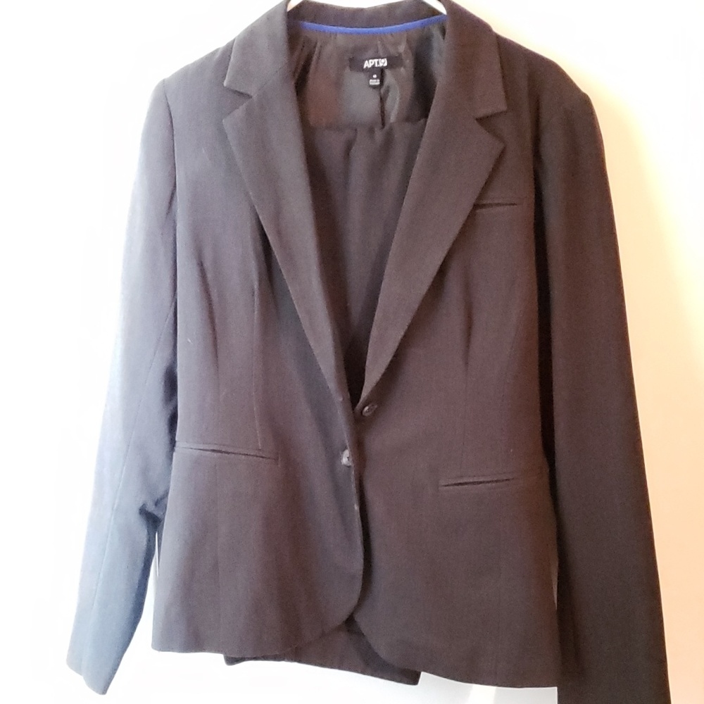 Two piece women's biz suit